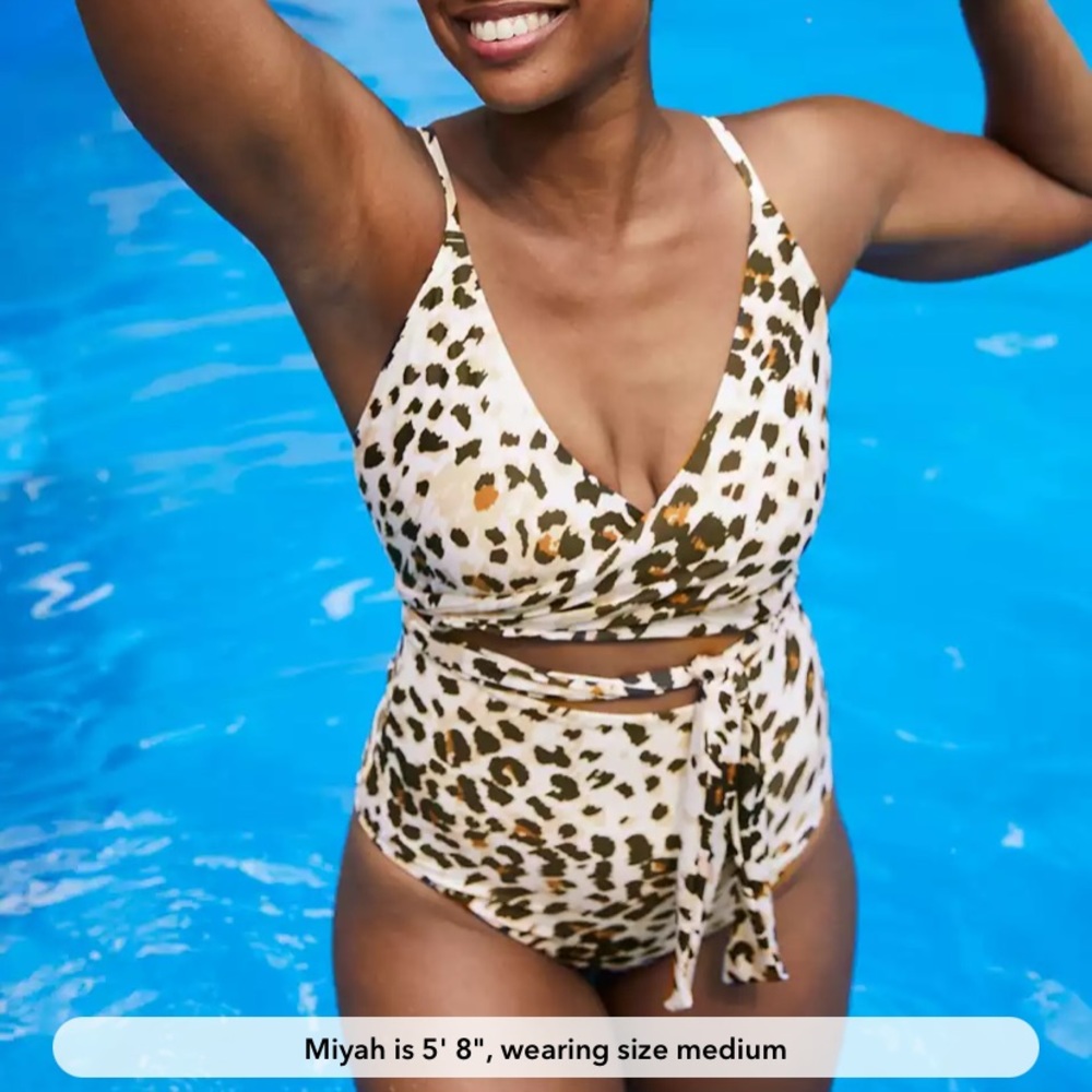 brand new, tags on, one piece aerie bathing suit